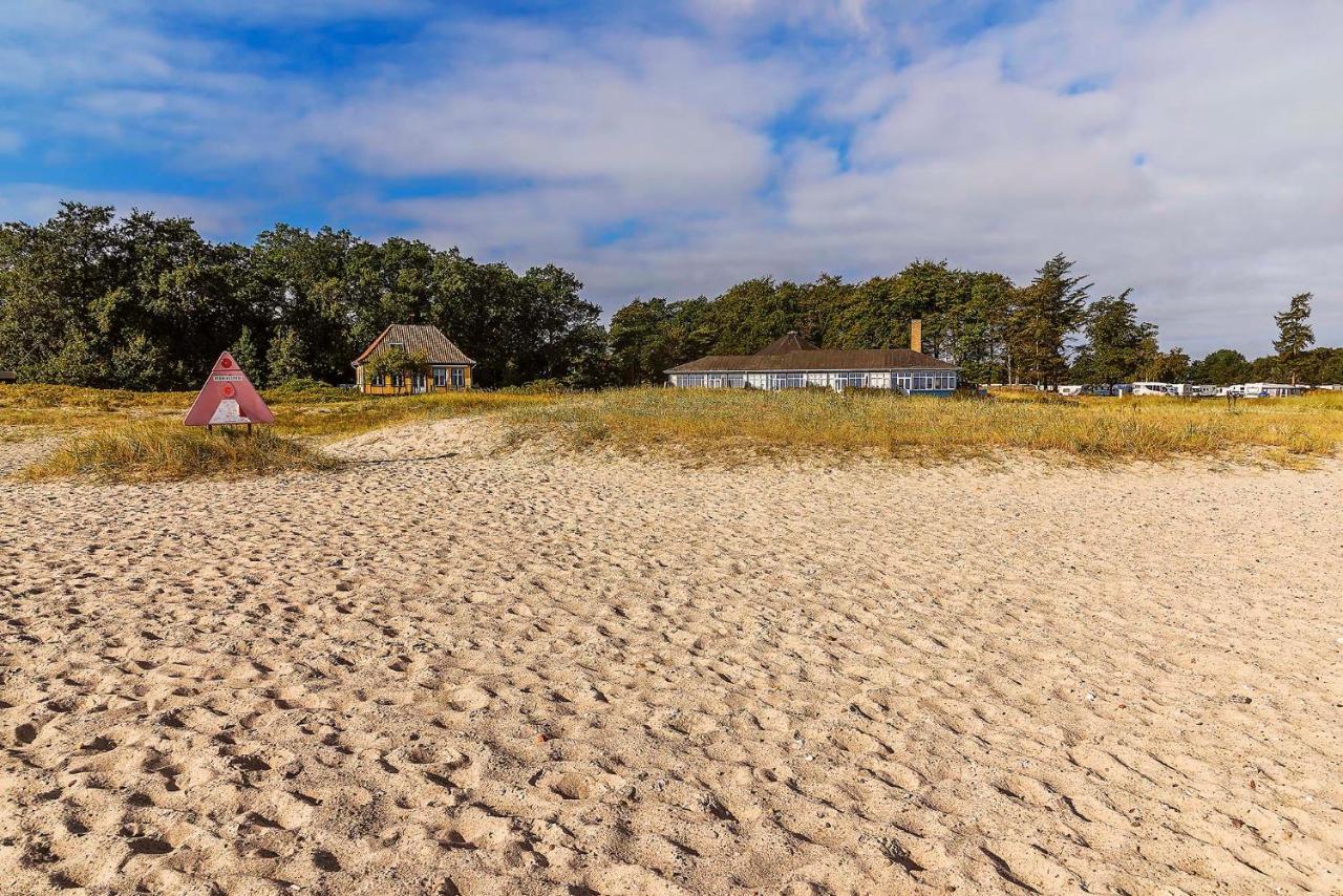 Skaerven Beachfront Apartments And Cottage Нюборг Экстерьер фото