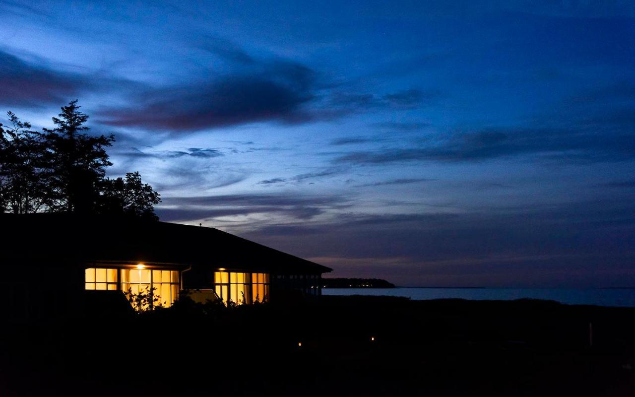 Skaerven Beachfront Apartments And Cottage Нюборг Экстерьер фото